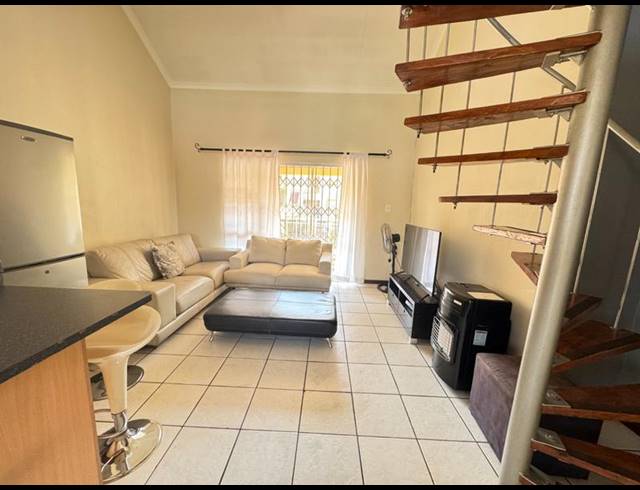 2 BEDROOM PROPERTY TO RENT IN SUNNINGHILL